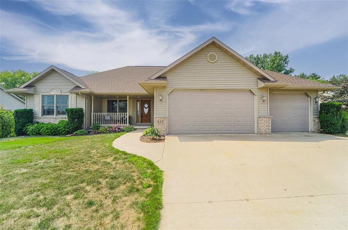 810 Hickory St, Hortonville, WI 54944 MLS 50278636 Zillow