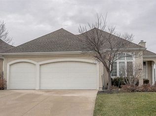 11685 S Carriage Rd, Olathe, KS 66062