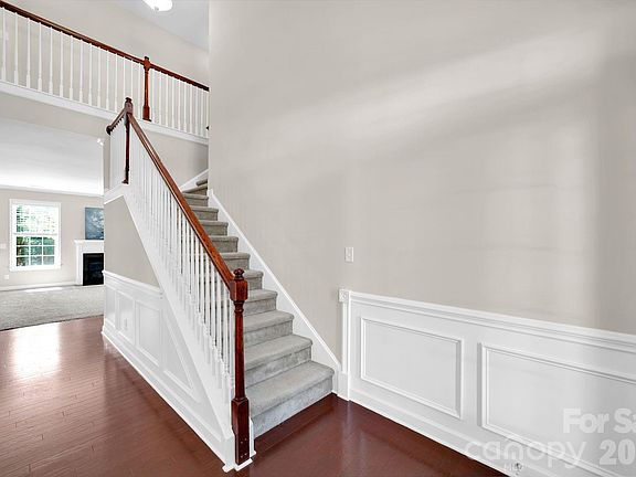 3rd image of 5072 Gladiola Way