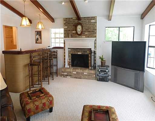 3rd image of 6004 Vista Cir