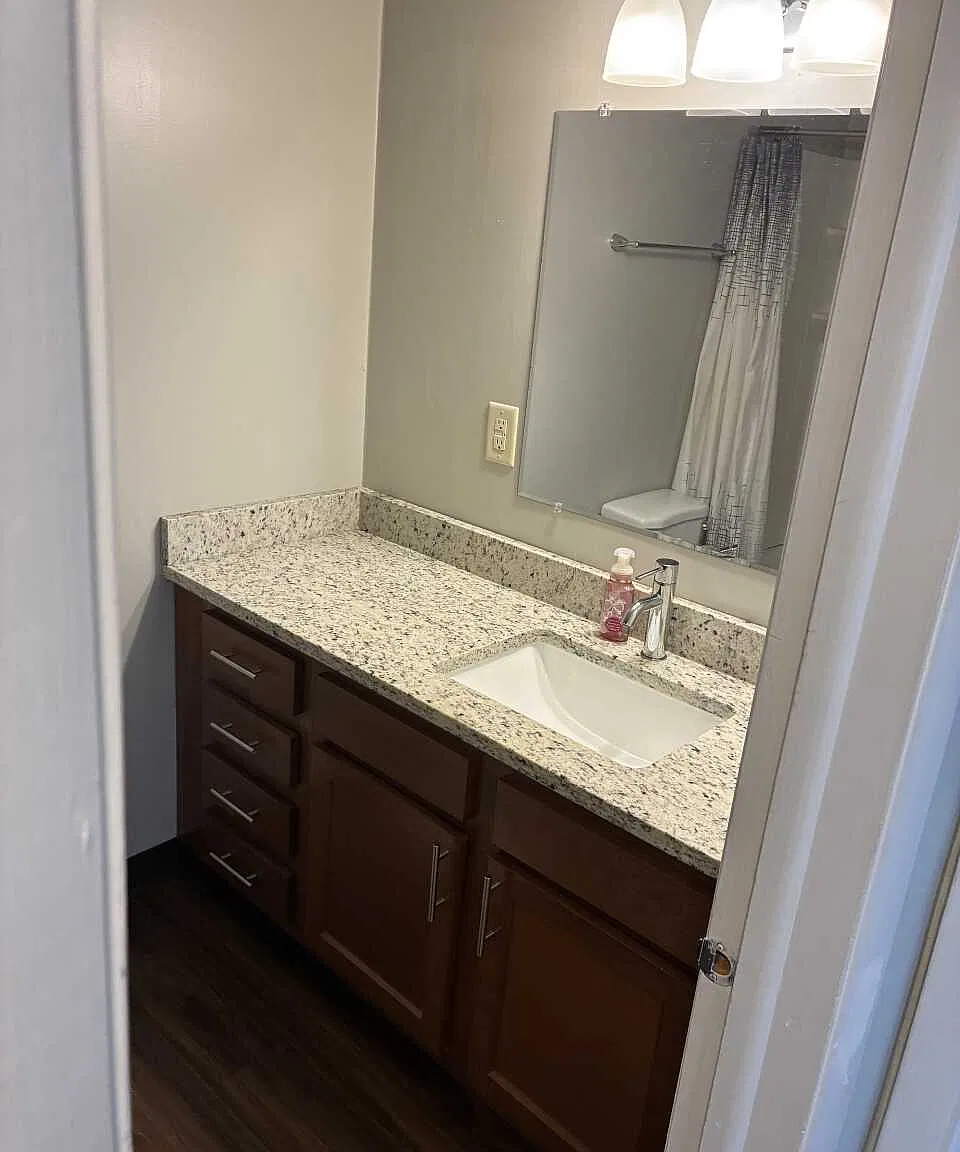 2 bed, $1,175 — Photo 2