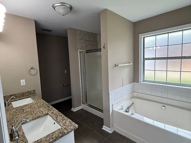 53 Michael Ln — Photo 20