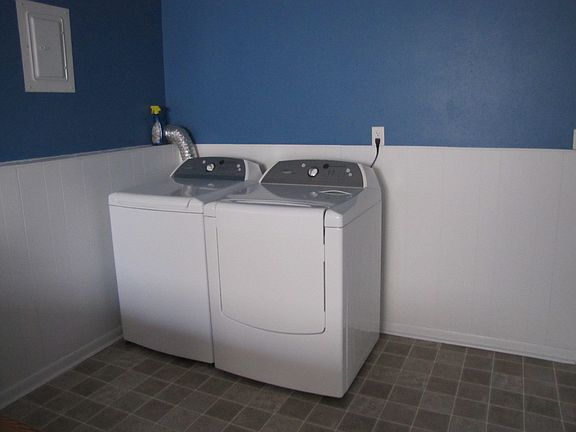 Washer /Dryer - Office Area