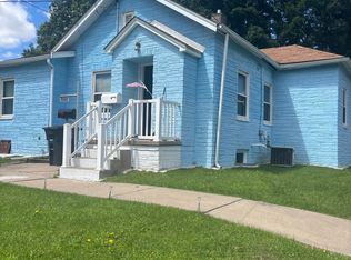 3001 44th St, Moline, IL 61265