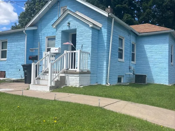 3001 44th St, Moline, IL 61265