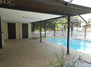 724 Camellia Dr, North Fort Myers, FL 33903