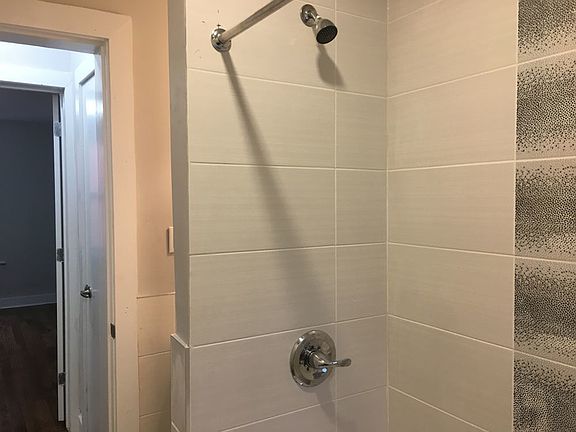 5th image of 330 E 22nd St