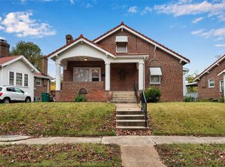 15 Sunset Ct, Saint Louis, MO