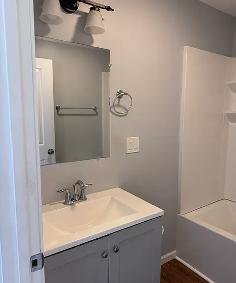 4429 Maplecrest Ave — Photo 13