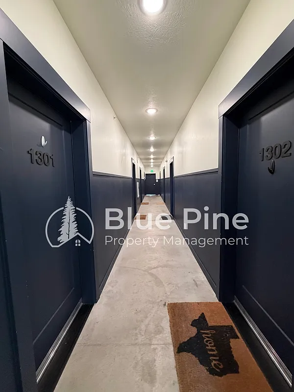 311 E Lorene St — Photo 4