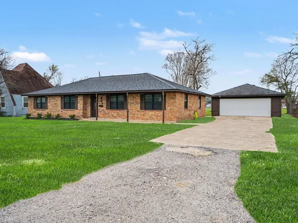 308 San Jacinto St, La Porte, TX 77571