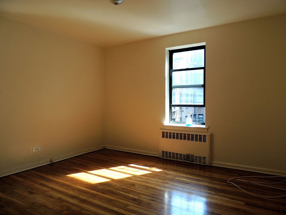 2nd image of 8337 116th St