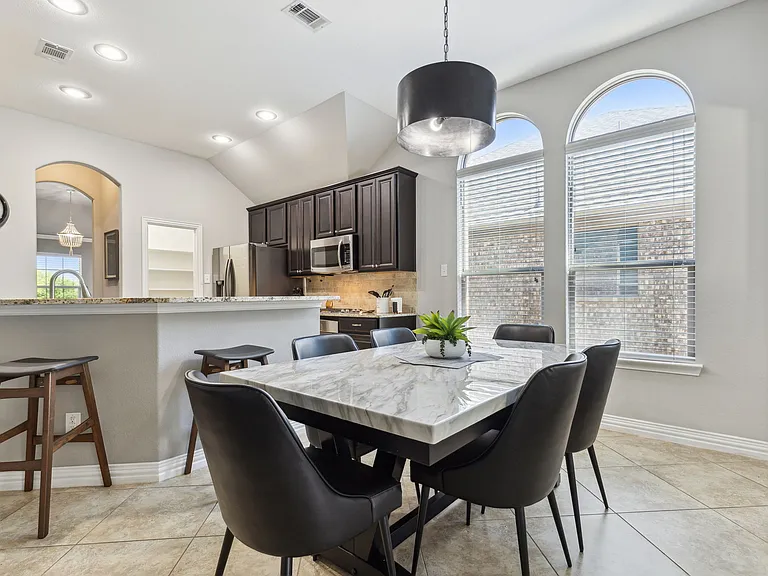 608 Knightsbridge Ln — Photo 14