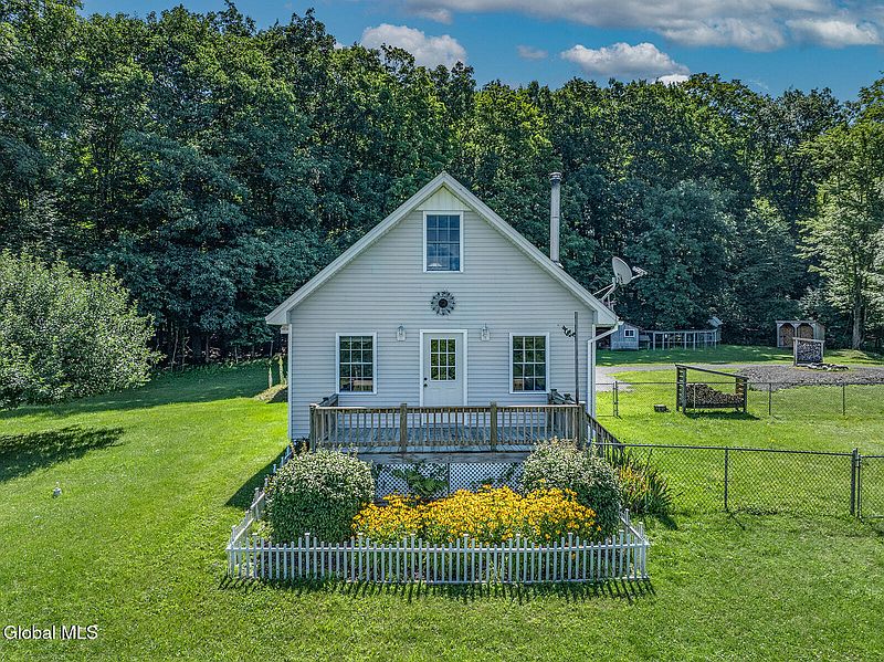 3rd image of 44 Webber Lane