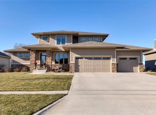 2736 NW 167th Ct, Clive, IA 50325