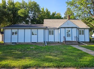 131 E Dineen St, Sanborn, MN 56083