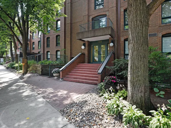 130 Rideau Ter #4, Ottawa, ON K1M 0Z2