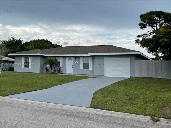 1385 SE Oakmont Ln, Port Saint Lucie, FL 34952