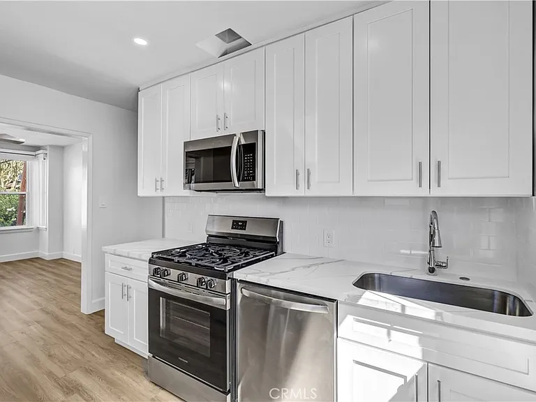 200 Avenida Monterey — Photo 10