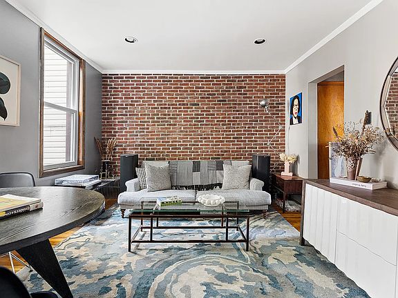 4th image of 405 Kosciuszko St #123