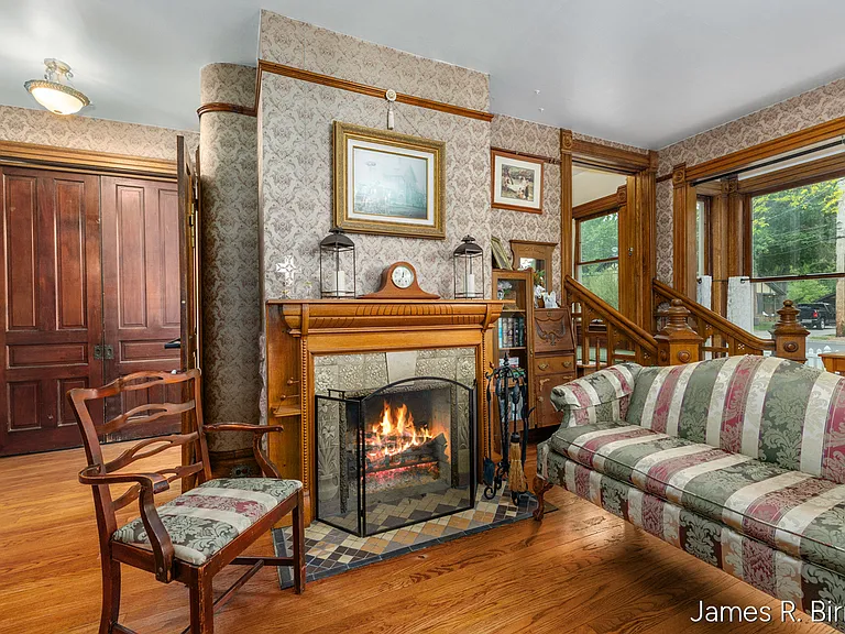 529 Avery St — Photo 29