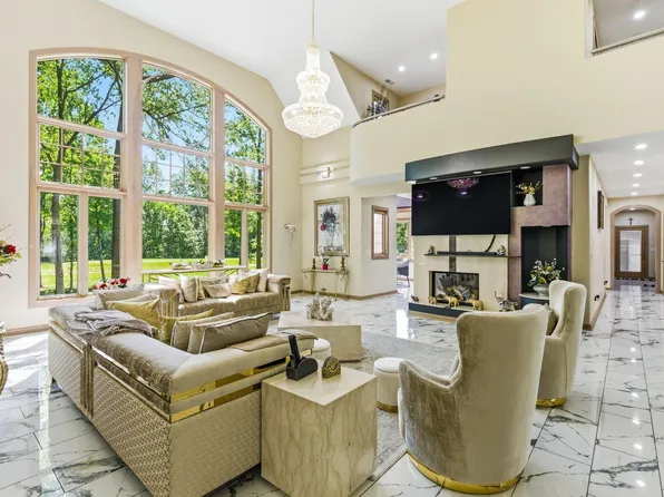 8432 Tartan Fields Dr, Dublin, OH 43017