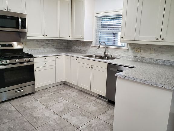 3rd image of 1009 Fenley Dr