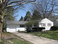1st image of 2820 Roseland Ave