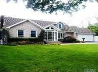 50 Peninsula Dr, Babylon, NY 11702