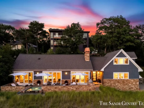1796 Beach St, Muskegon, MI 49441