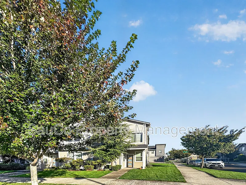 3 bed, 2.5 bath, 1548 sqft, $2,450 — Photo 2