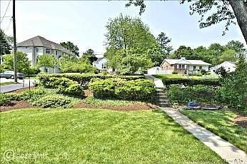 2nd image of 2231 Beacon Ln