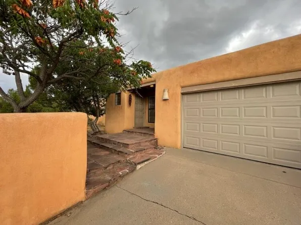625 Calle De Valdez, Santa Fe, NM 87505