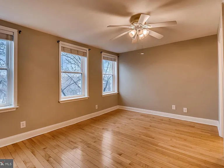 1020 W Lombard St — Photo 16
