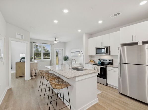 8533 Riverstone Dr #11-102