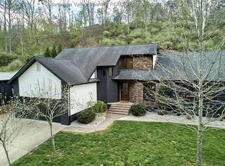 1913 Rocky Step Rd, Scott Depot, WV