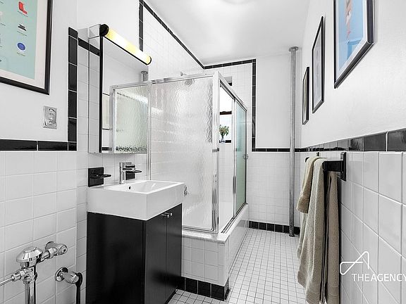 5th image of 253 W 16th St APT 1E