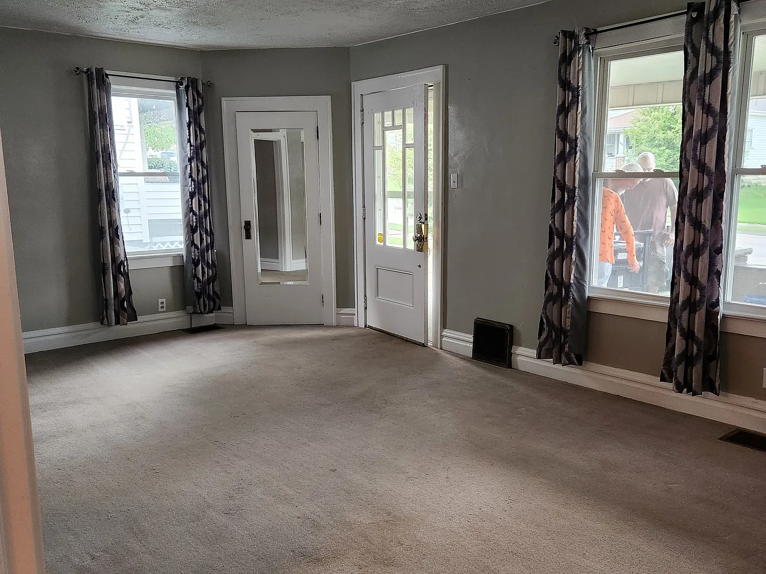 934 Hazel St — Photo 4