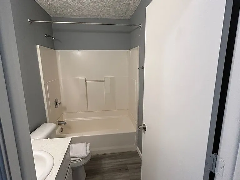 403 Park St #409 — Photo 8