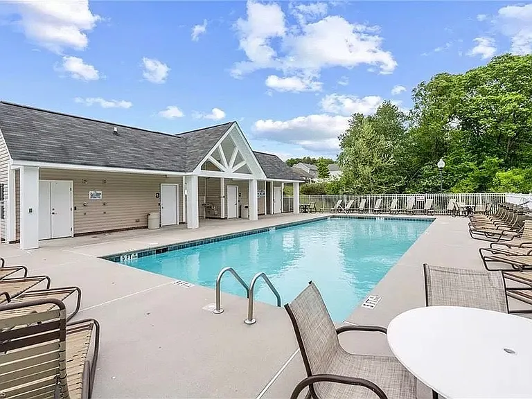 3742 Streamside Dr — Photo 17