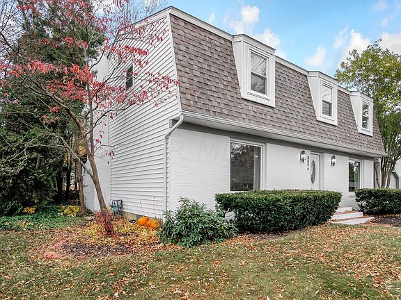3rd image of 8896 Charington Ct