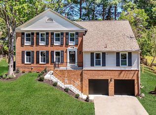 9933 Dellcastle Rd, Gaithersburg, MD 20886