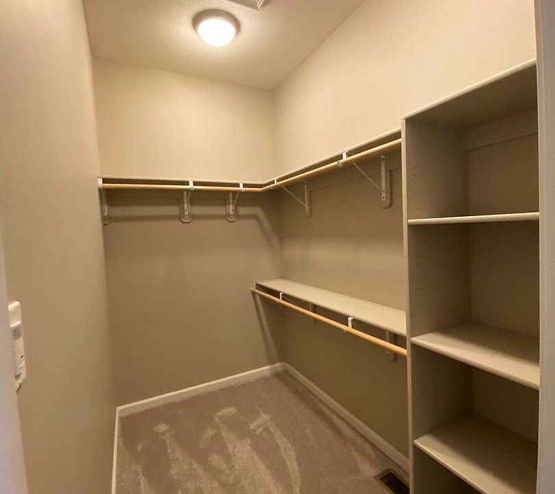 1st image of 600 Highland Grove Dr