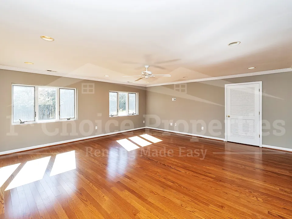 2005 Chestnut Rd