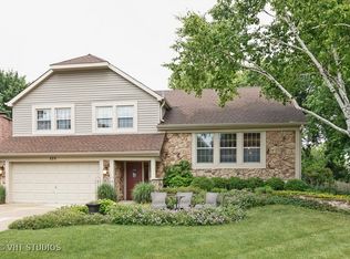225 Mayfair Dr, Aurora, IL
