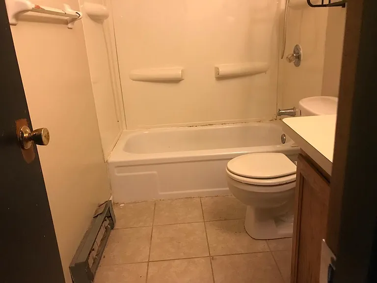 Full Bathroom