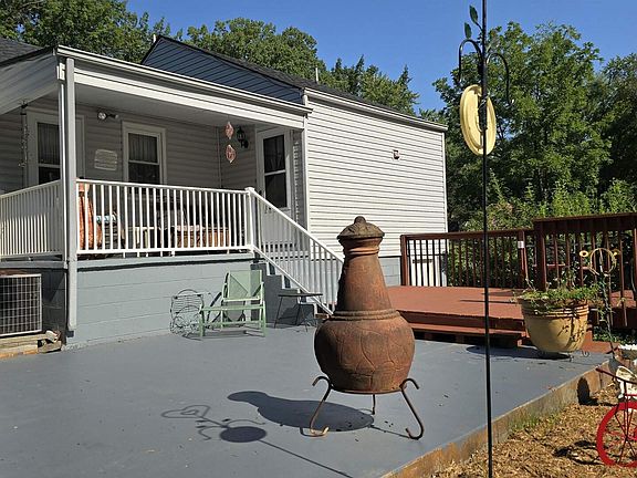 4th image of 2408 Glenwood Ave