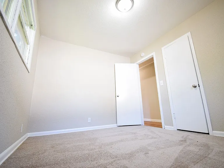 6309 SE Overland St — Photo 18