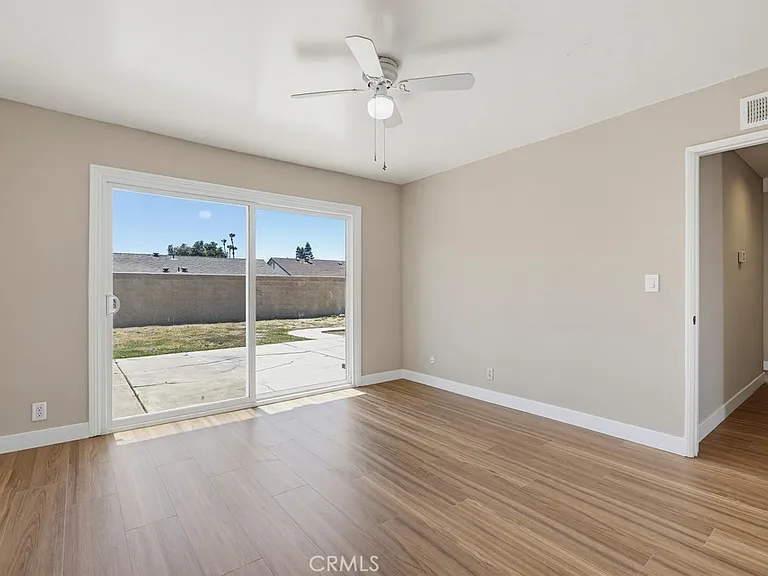 243 N Pageant St — Photo 24