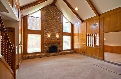 2nd image of 2511 Memorial Dr